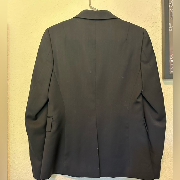 Wool women’s suit jacket.  J Crew.  Like new.  Size 4. - Picture 3 of 3